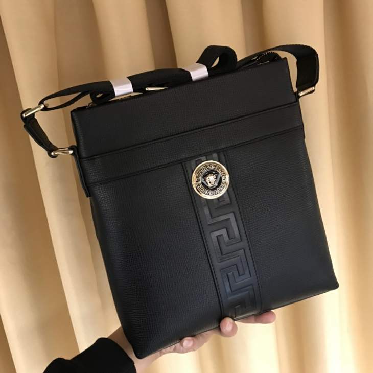 Picture of Versace Mens Bags _SKUfw116569738fw